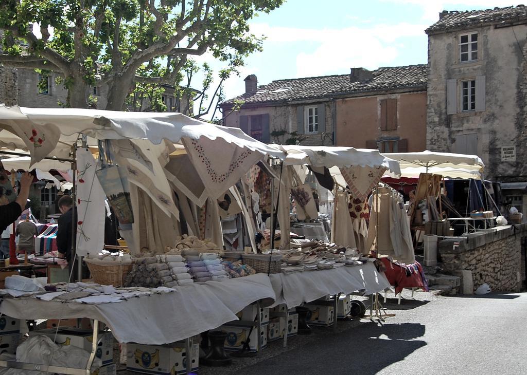 Cypres Du Paradis A Gordes Exterior photo